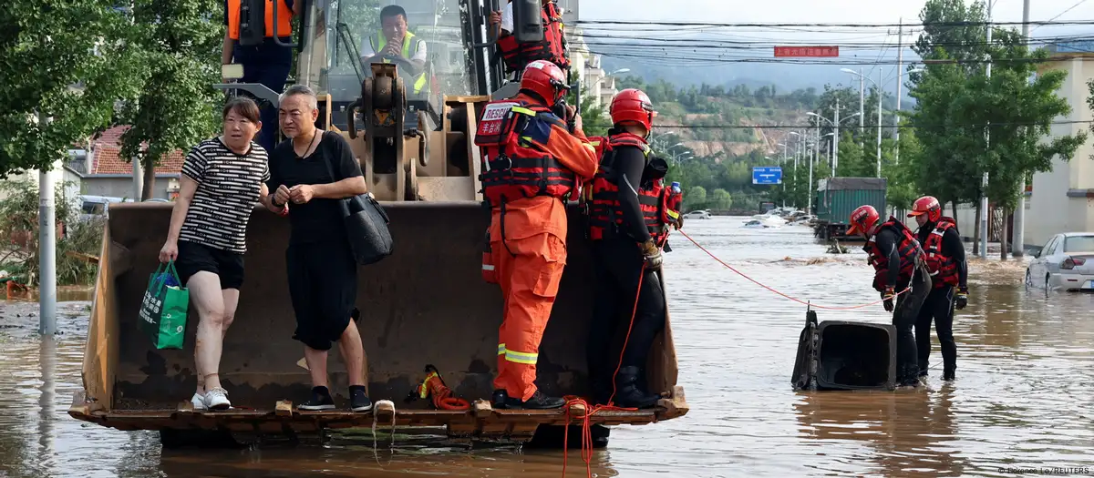 Fuertes lluvias dejan 30 muertos en Pekín