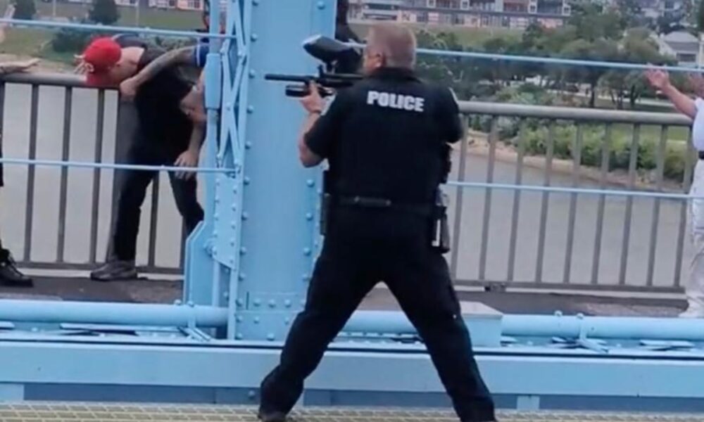Protestas pacífica conta Inmigración y Control de Aduanas termina en opresión