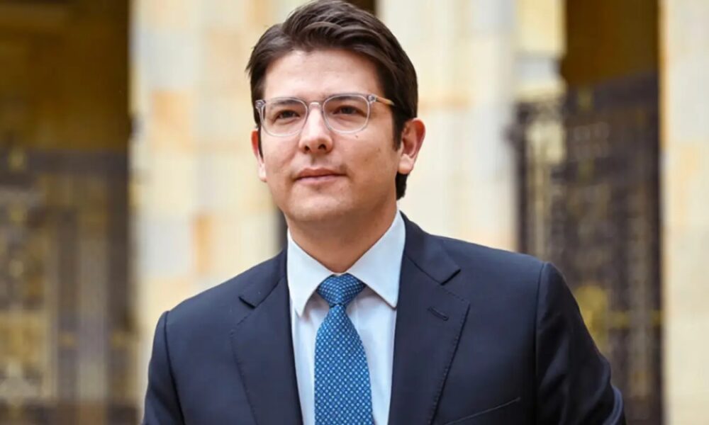 Senador Uribe Turbay muestra mejora e inicia neurorrehabilitación