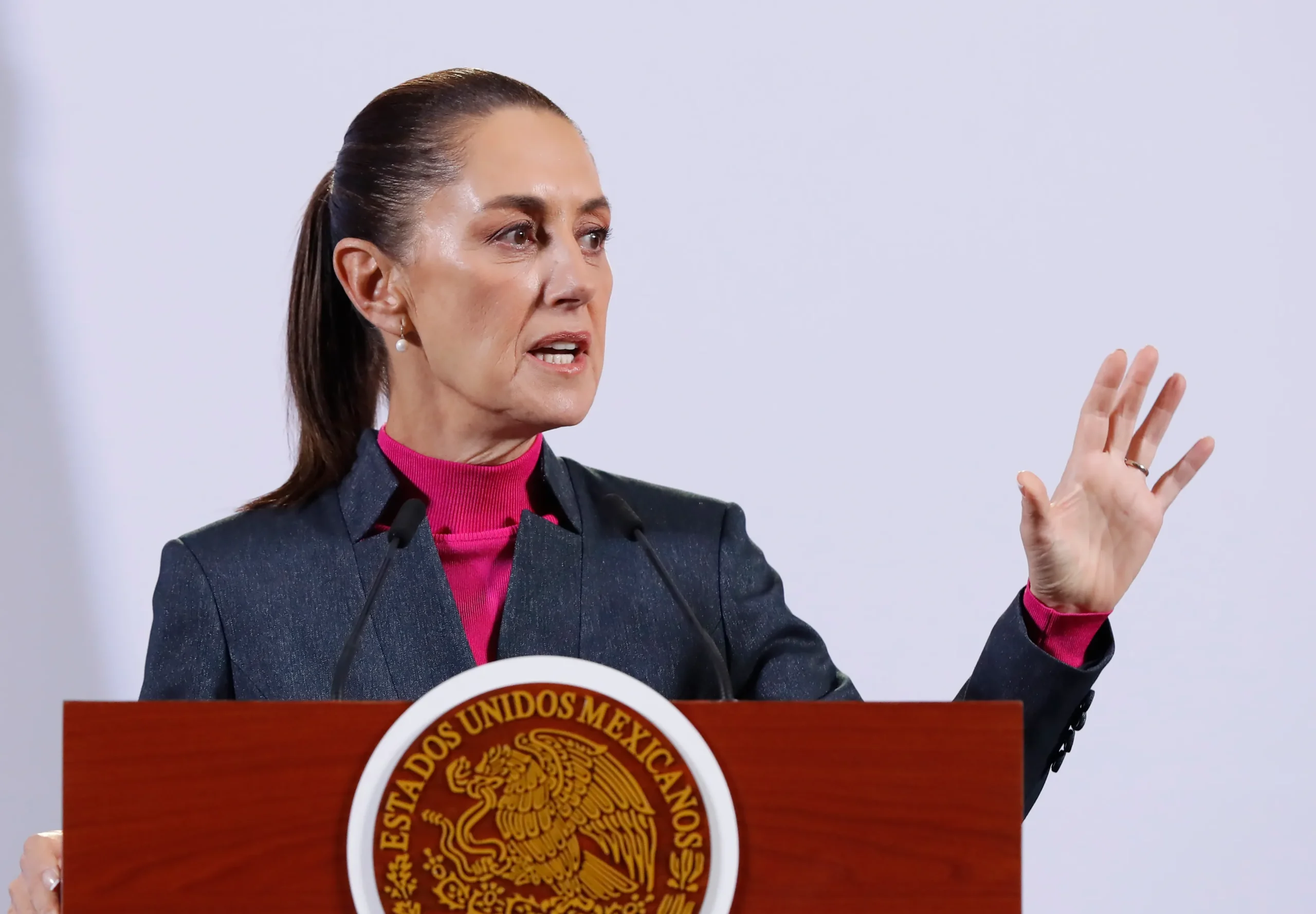 Sheinbaum asegura que no hay investigación en México contra Maduro