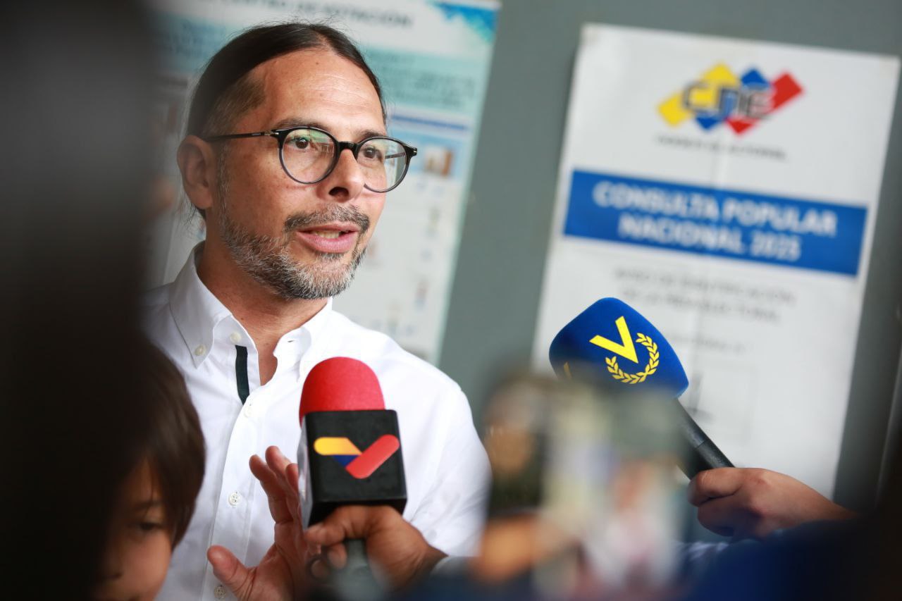 Ñáñez: «Los comunicadores nos alistamos en defensa de la patria»