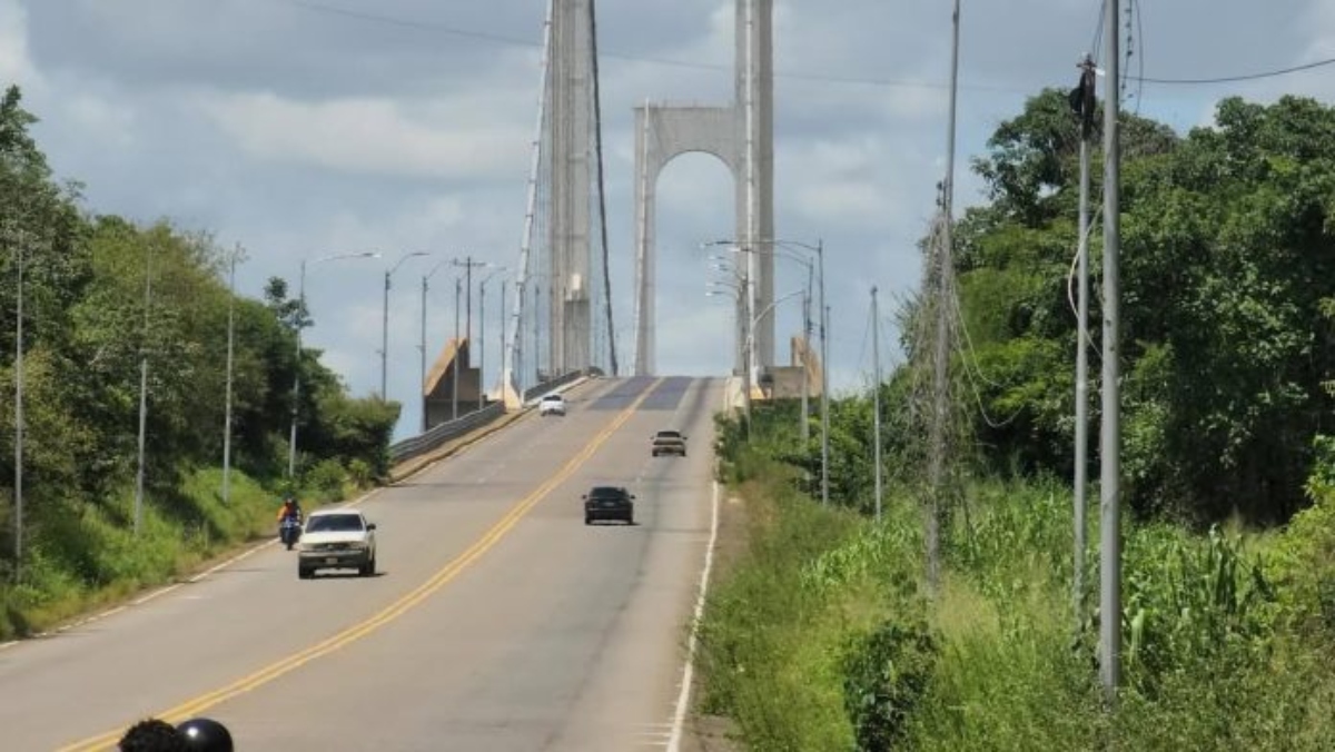 Reactivan transito de carga pesada en Puente Angostura