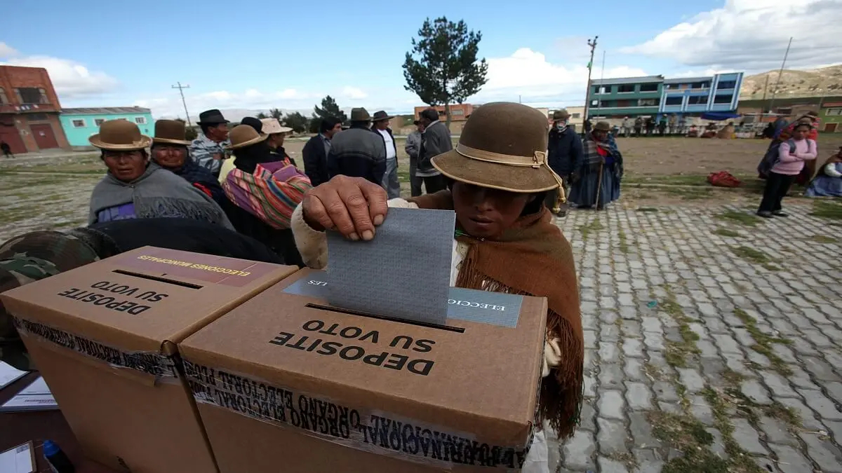 Bolivianos eligen nuevo presidente este domingo