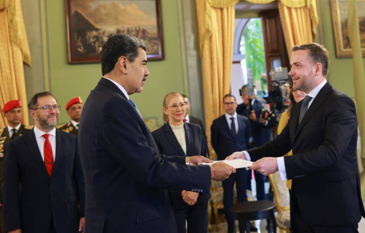 Maduro recibe a Cartas Credenciales de cinco naciones