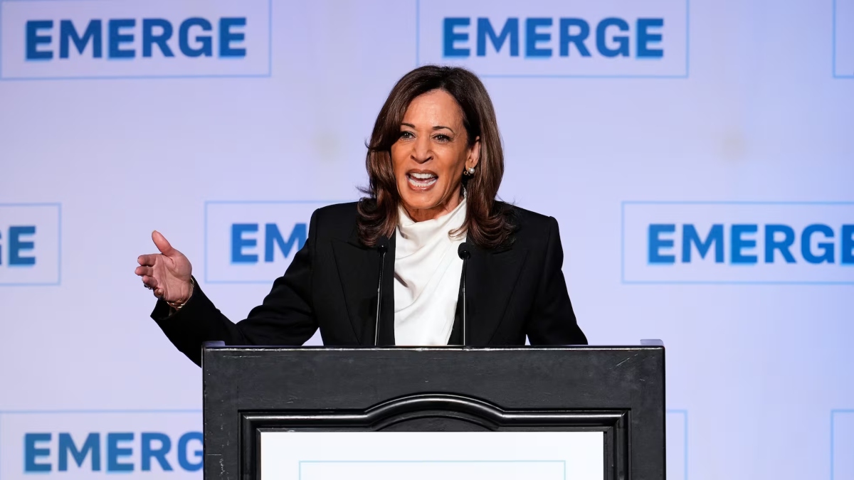 Kamala Harris denuncia que Trump se llena los bolsillos con política