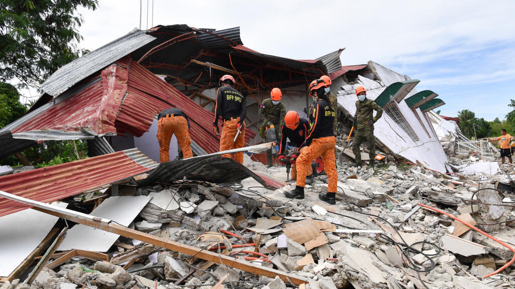 Potente Terremoto en Filipinas aumenta a 60 muertos