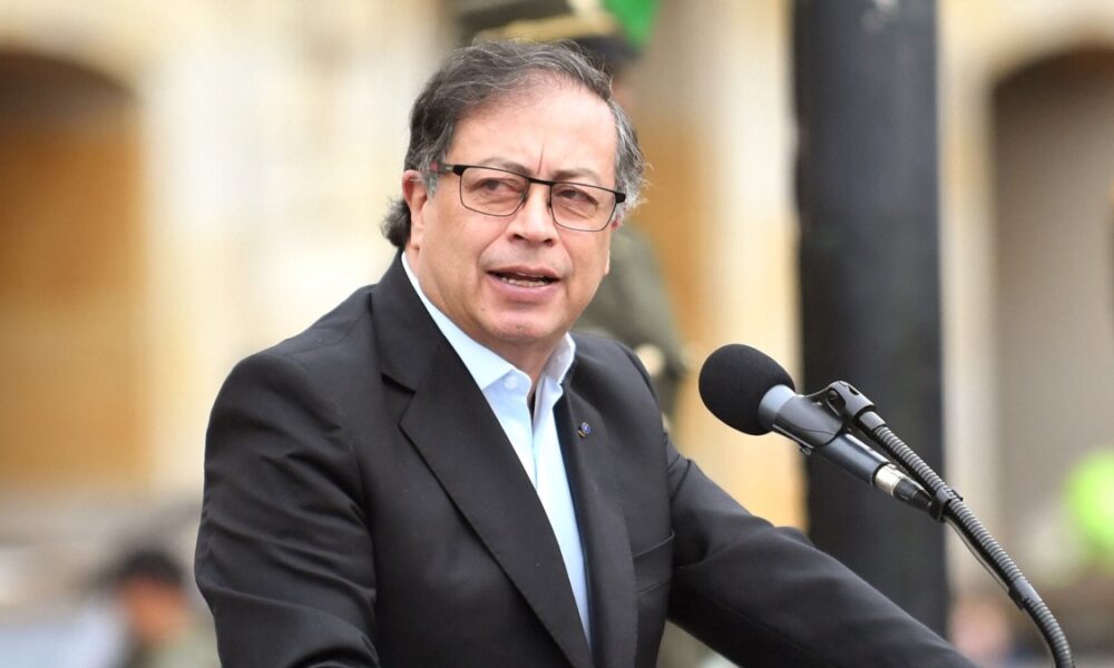 Petro: Amenazar no sirve de nada