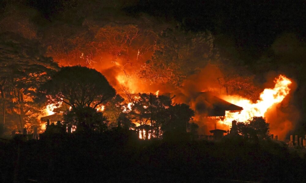 Mega incendio devora 170 edificios en Japón