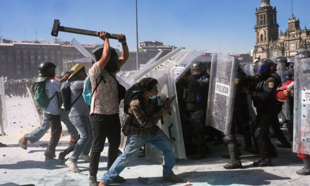 Derecha mexicana sale de nuevo a la calle como Generación Z