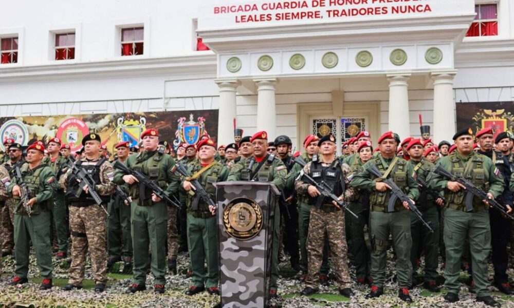 Juramentan al personal de la Guardia de Honor Presidencial y Dgcim