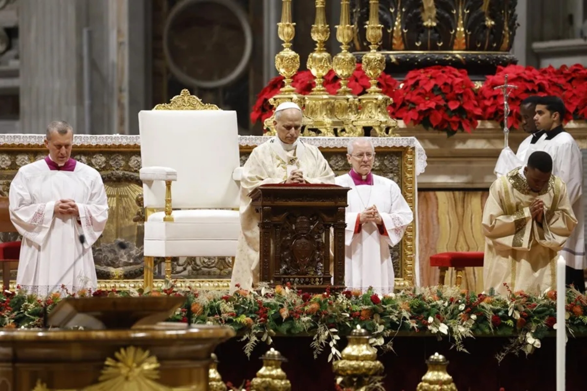 León XIV pide caridad y esperanza en de Navidad