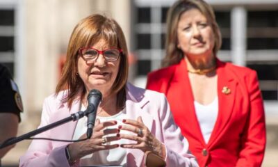 Se va Patricia Bullrich, la mano de la represeión de Milei