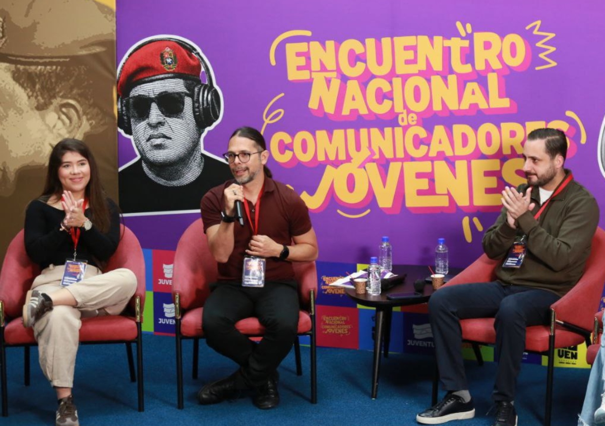 Ñáñez resalta rol de la juventud en defensa de la patria
