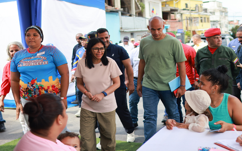 Gobierno nacional despliega jornada de atención integral a 5 mil familias en la Guaira