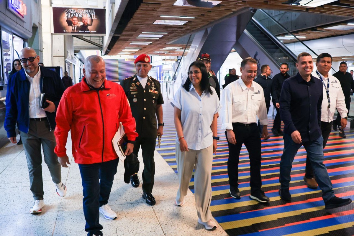 Supervisan obras de modernización en Aeropuerto Internacional Simón Bolívar