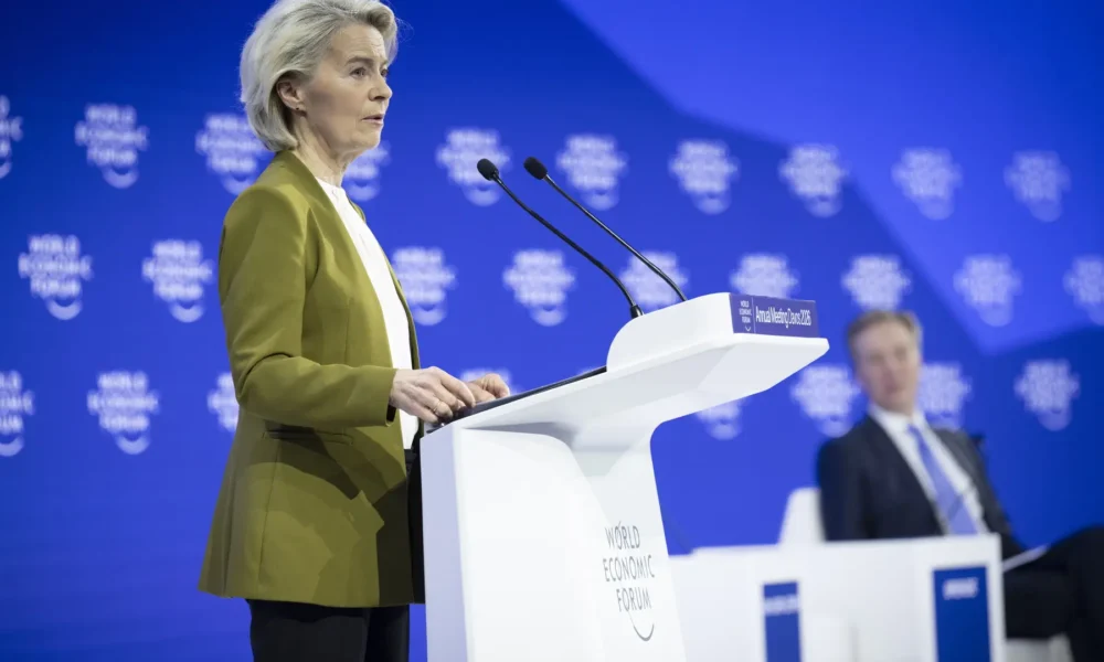 Von der Leyen tacha de "error" amenaza arancelaria de Trump