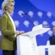 Von der Leyen tacha de "error" amenaza arancelaria de Trump