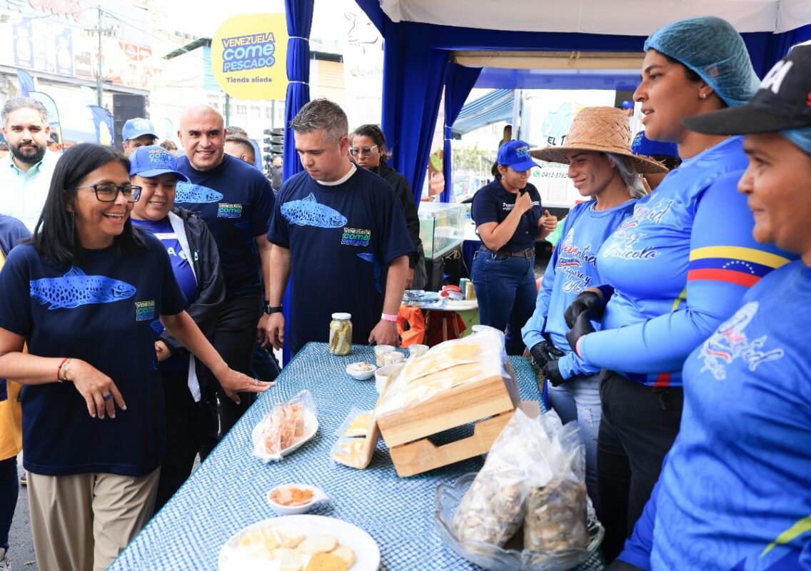 Delcy Rodríguez supervisó Feria “Venezuela Come Pescado” en Petare