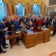 Trump protagoniza polémico acto religioso en el Salón Oval