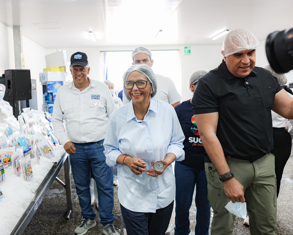 Delcy Rodríguez inspeccionó planta procesadora en el estado Sucre