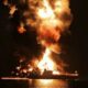 Irán impacta buque de EEUU y se reportan ataques a petroleros en Irak