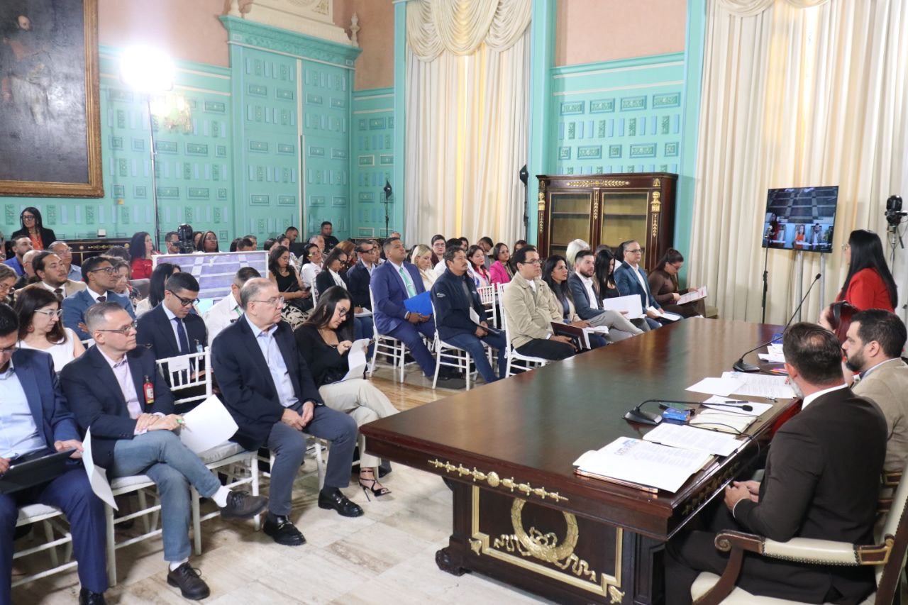 Avanza discusión de la Ley de Aceleración de Trámites Administrativos