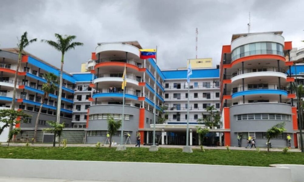 Clínico Universitario llegó al hito de 13 mil marcapasos gratuitos instalados