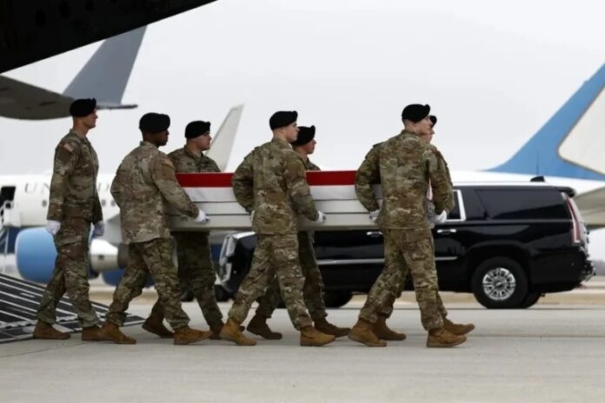 Irán reporta numerosos muertos y heridos tras atacar base de EEUU