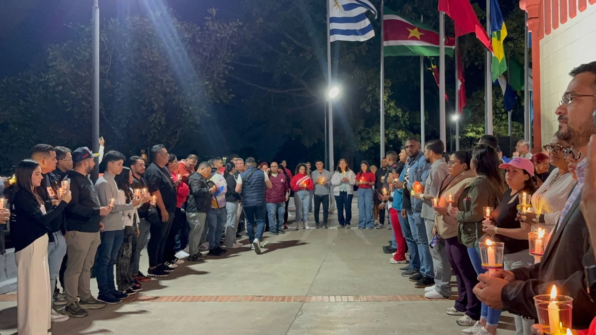Emotiva vigilia recordó la partida física del Comandante Chávez