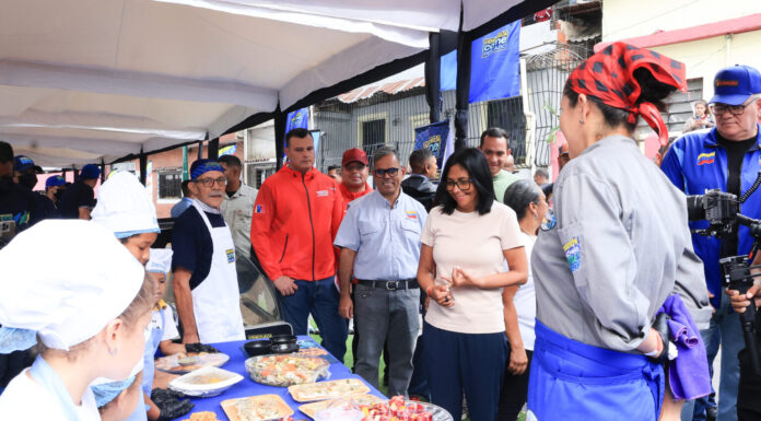 Presidenta (E) Delcy Rodríguez activa jornada de atención integral en Cotiza