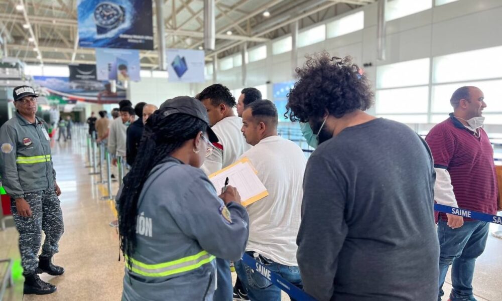 Aterrizó vuelo proveniente desde EEUU a través del Plan Vuelta a la Patria