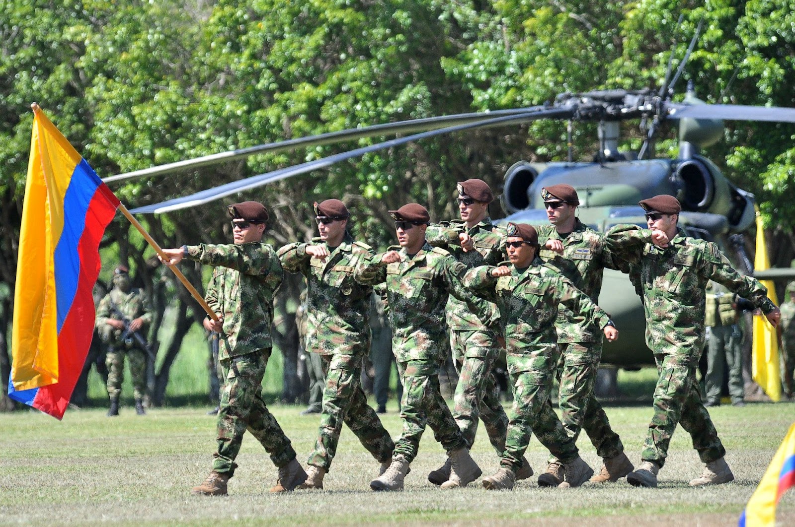 Fuerzas Armadas de Colombia se alistan para proteger elecciones
