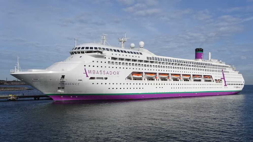 Confinan a 1.700 personas en crucero en Francia tras muerte por brote gastrointestinal