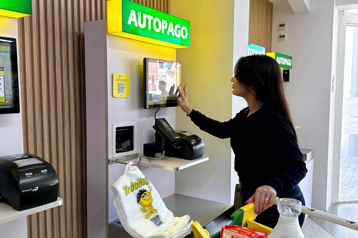 ANSA reporta que entre 60% y 70% de las transacciones en supermercados y farmacias se hacen en autopago