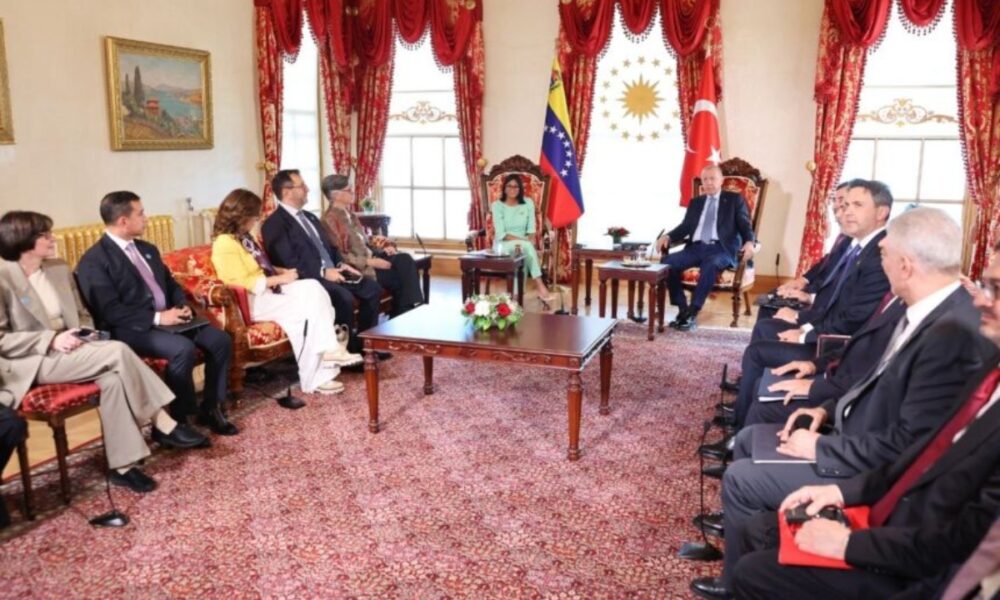 Culmina con éxito gira internacional de la presidenta (E) Delcy Rodríguez