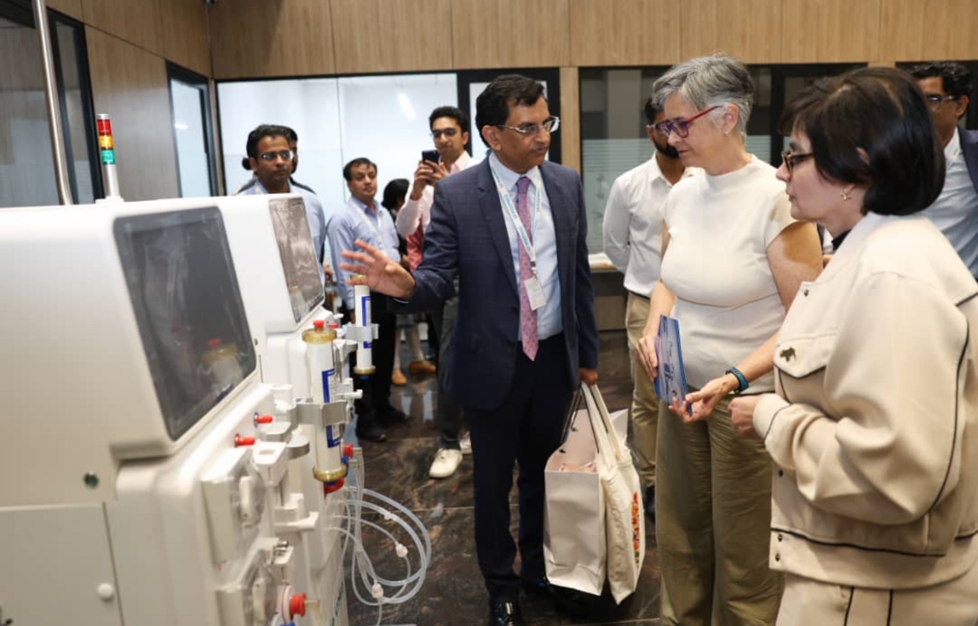 Venezuela e India evalúan suministro de material médico-quirúrgico de alta calidad