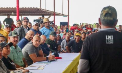 Ministro Loyo activa agenda con pescadores en Zulia