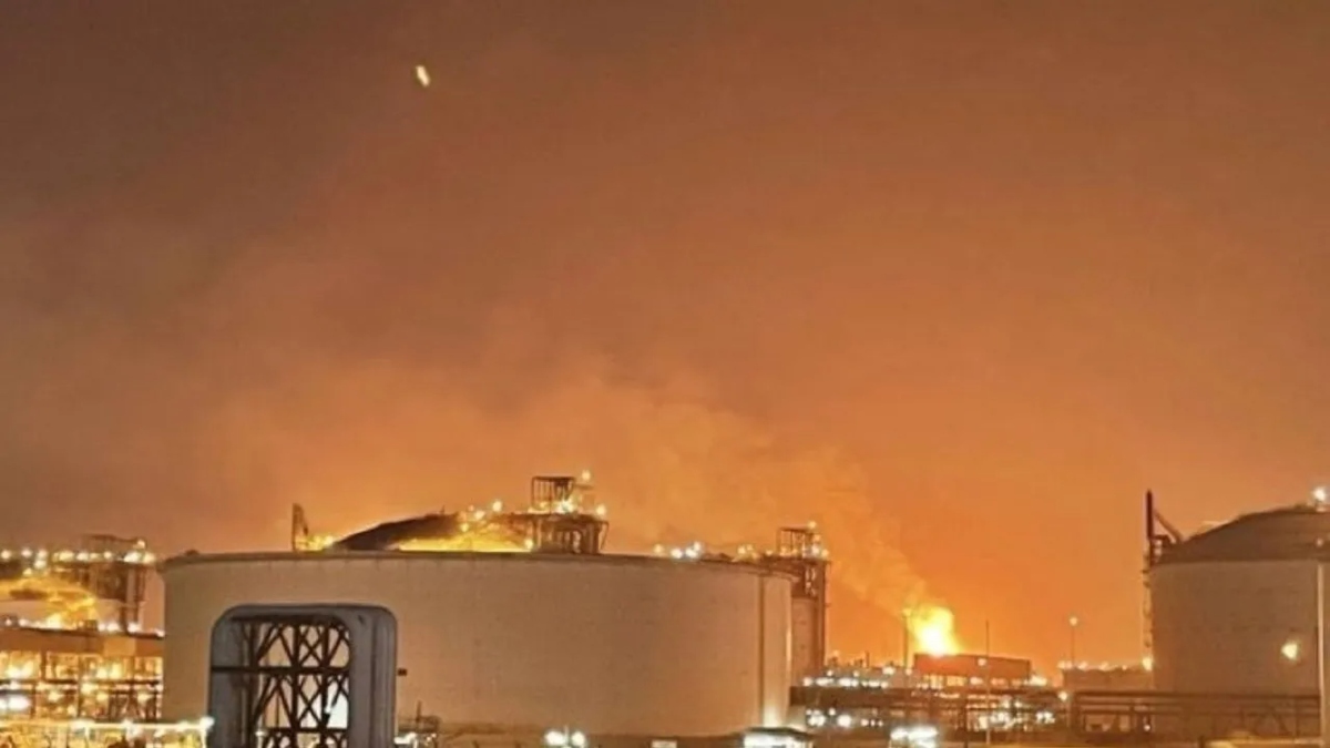 Incendio en ciudad industrial en Qatar deja 54 heridos y 18 desaparecidos