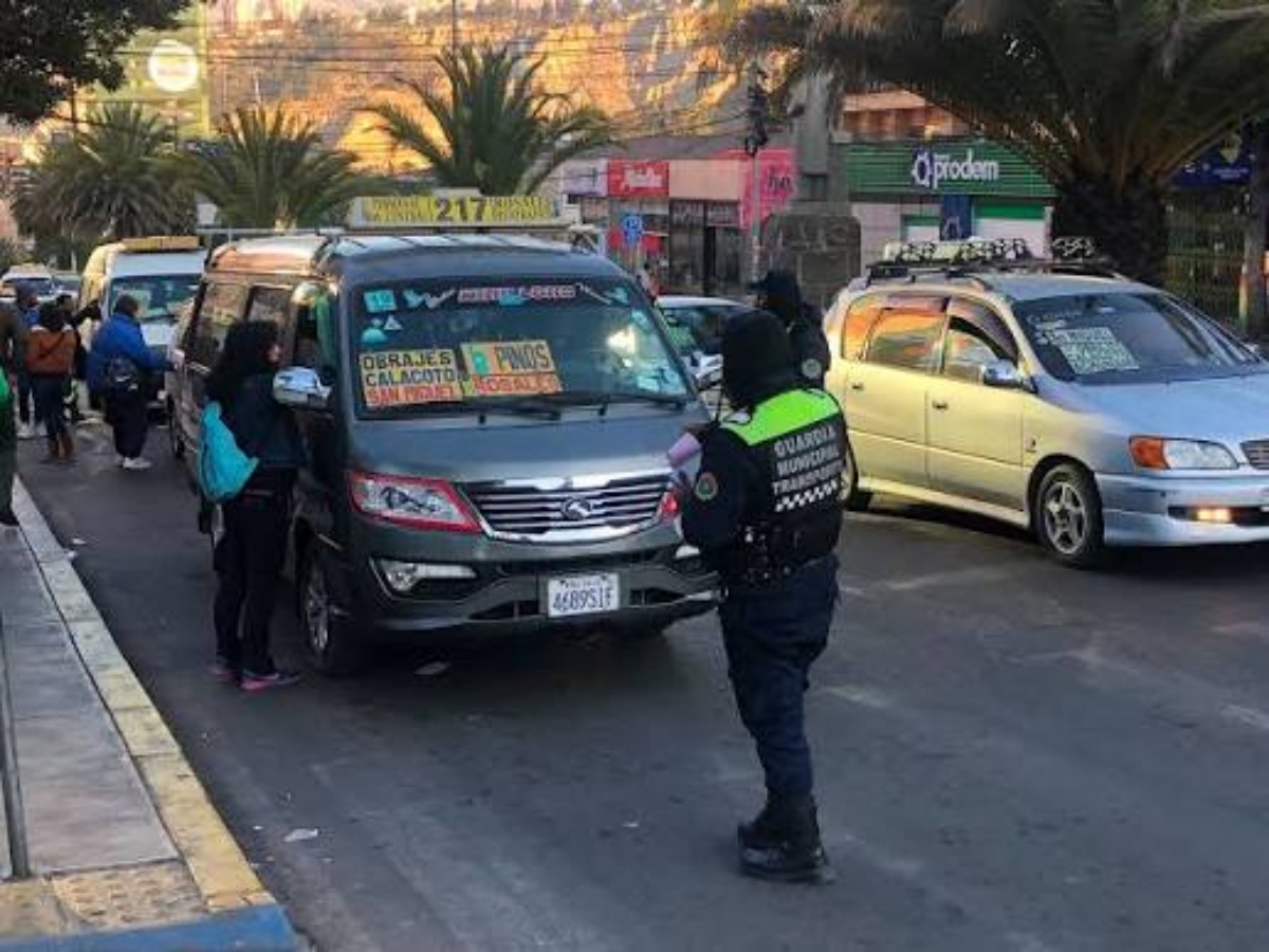 Bolivia recupera la movilidad vial tras 50 días de bloqueos
