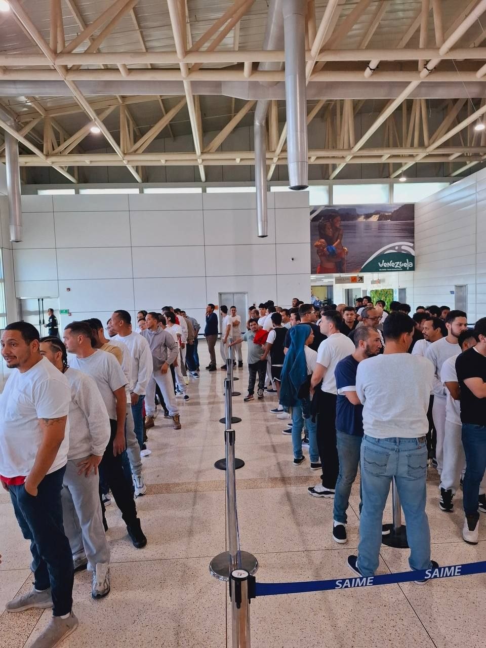 Retornan 126 venezolanos a través del Plan Vuelta a la Patria