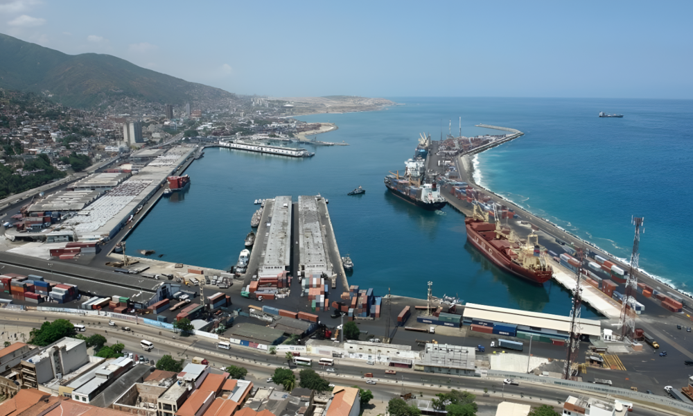 Reactivan recepción y salida de mercancías en el puerto de La Guaira