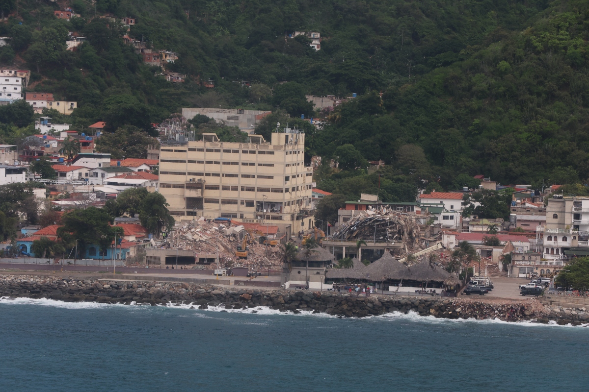Delcy Rodríguez inspeccionó desde el aire la magnitud de los terremotos
