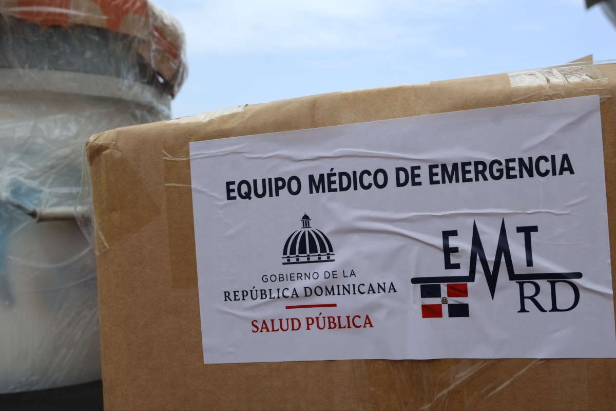 Misión de República Dominicana llegó con vacunas a insumos