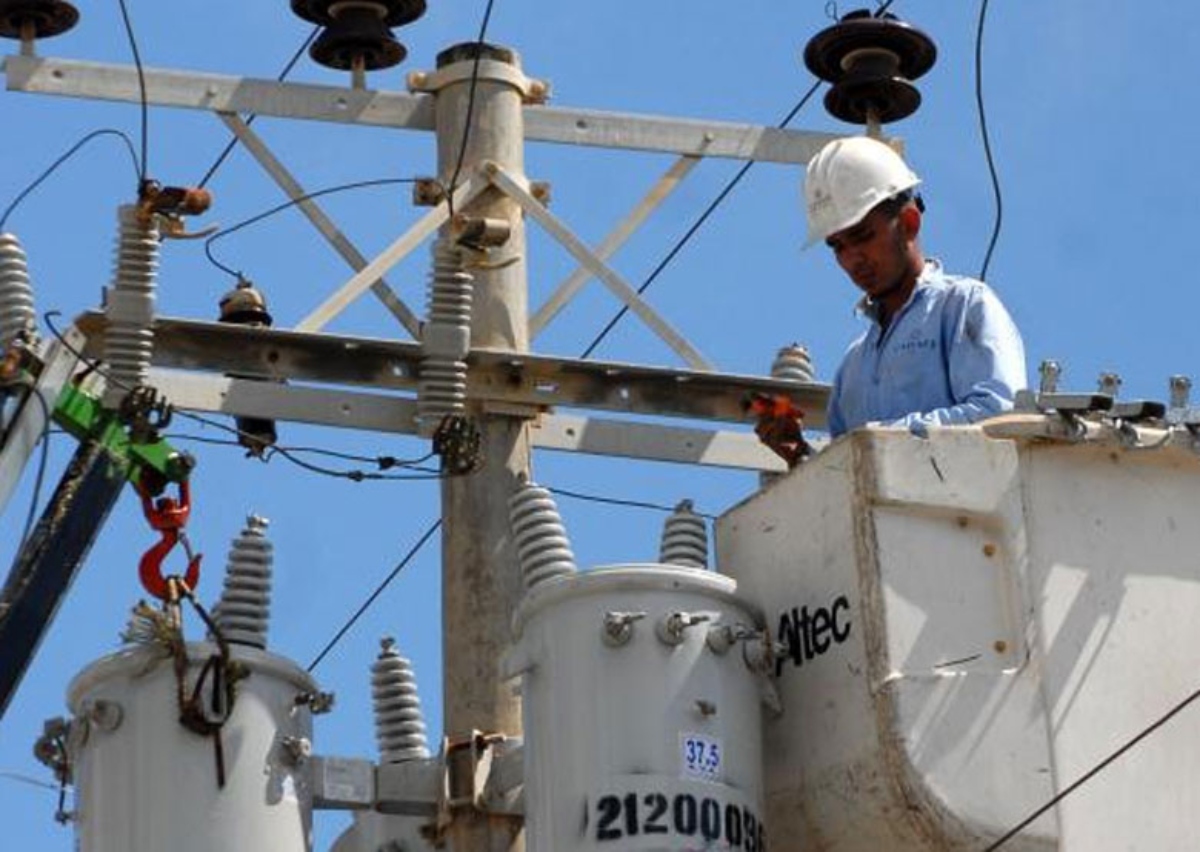 Restablecen servicio eléctrico en Ocumare de la Costa