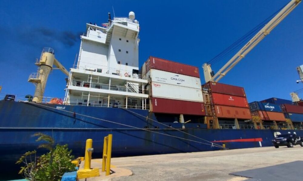 Arriban más de 40 contenedores de alimentos a Puerto El Guamache