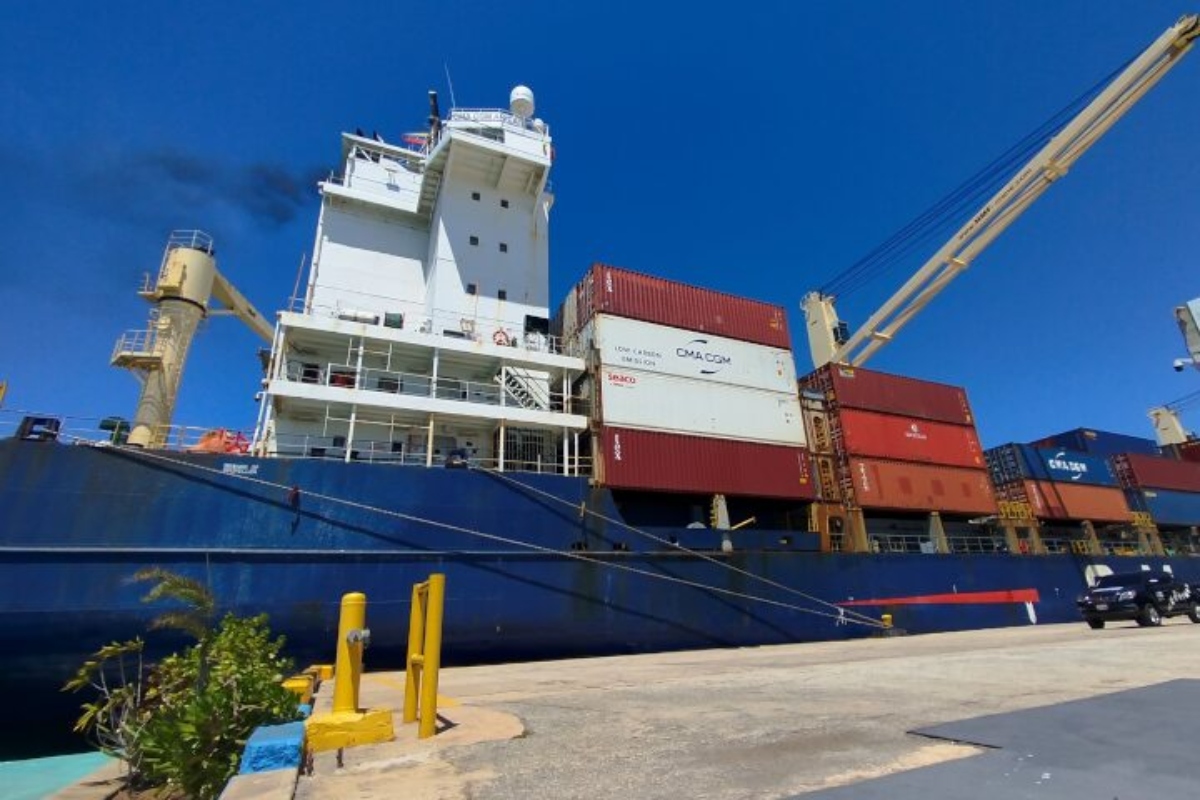 Arriban más de 40 contenedores de alimentos a Puerto El Guamache