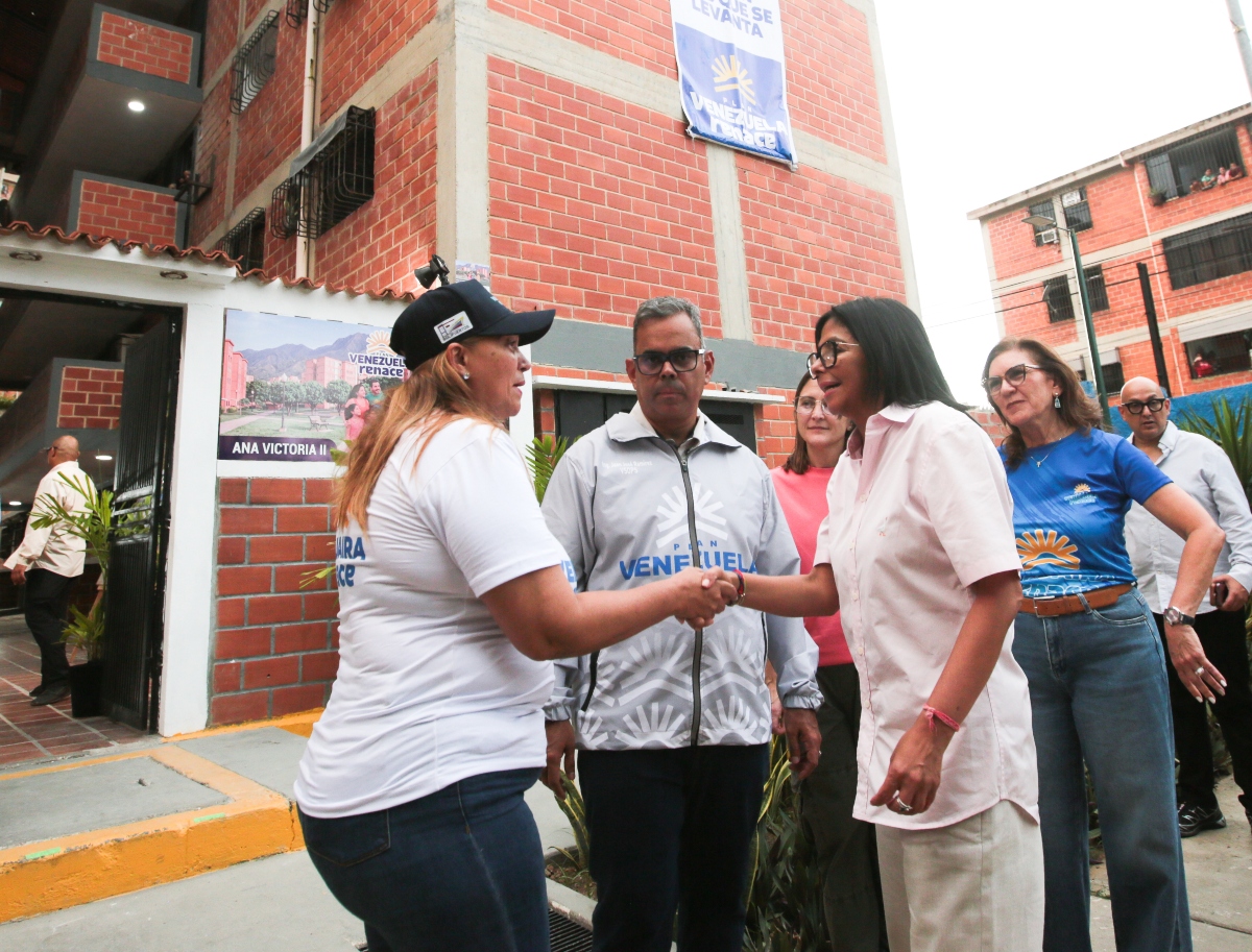 Presidenta Delcy Rodríguez entrega 210 viviendas recuperadas en La Guaira