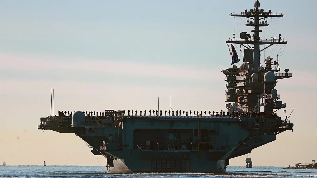 Surgen problemas de salud mental en portaaviones Abraham Lincoln