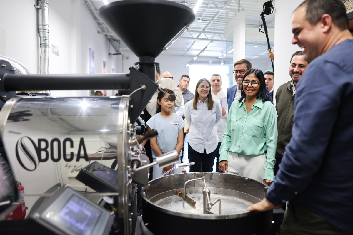 Presidenta visita fábrica de café en Caracas para potenciar el rubro