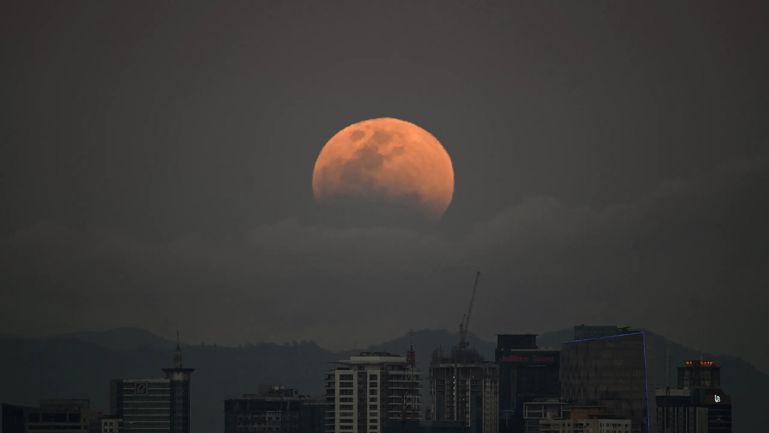 Cómo y dónde se verá el venidero eclipse parcial de la luna